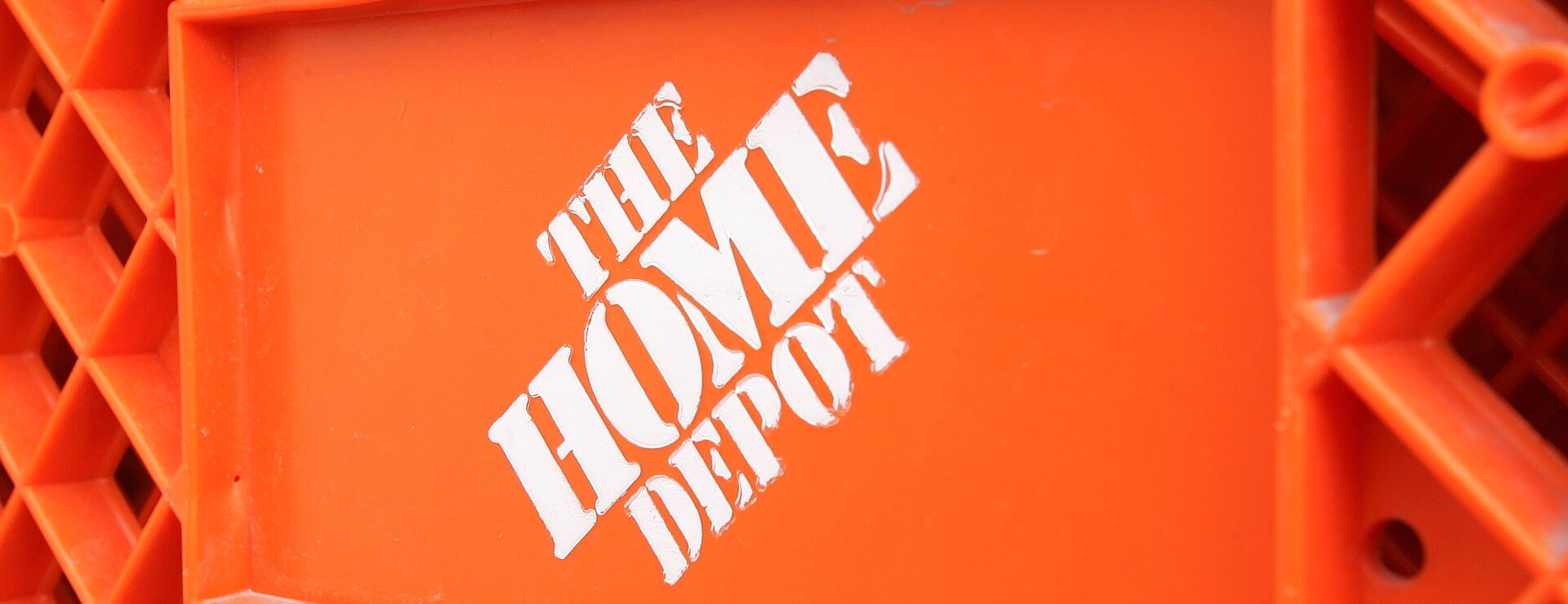 Home Depot Workers Say 401(k) Lawsuit Involves Tens of Thousands